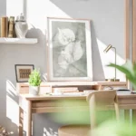 affiche botanique avec trois feuilles blanches aux details textures sur un fond bureau.webp