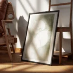 affiche botanique avec trois feuilles blanches aux details textures sur un fond encadre.webp