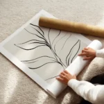 affiche botanique avec une plante minimaliste aux feuilles abstraites dessinees enroule.webp