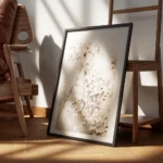 affiche botanique beige avec petites fleurs blanches au c ur marron sur fond cla encadre.webp