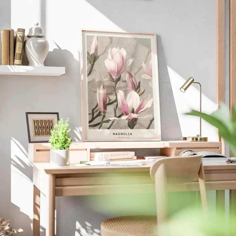 affiche botanique de magnolias roses et blancs avec des tiges vertes sur un fond bureau.webp