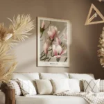 affiche botanique de magnolias roses et blancs avec des tiges vertes sur un fond salon.webp