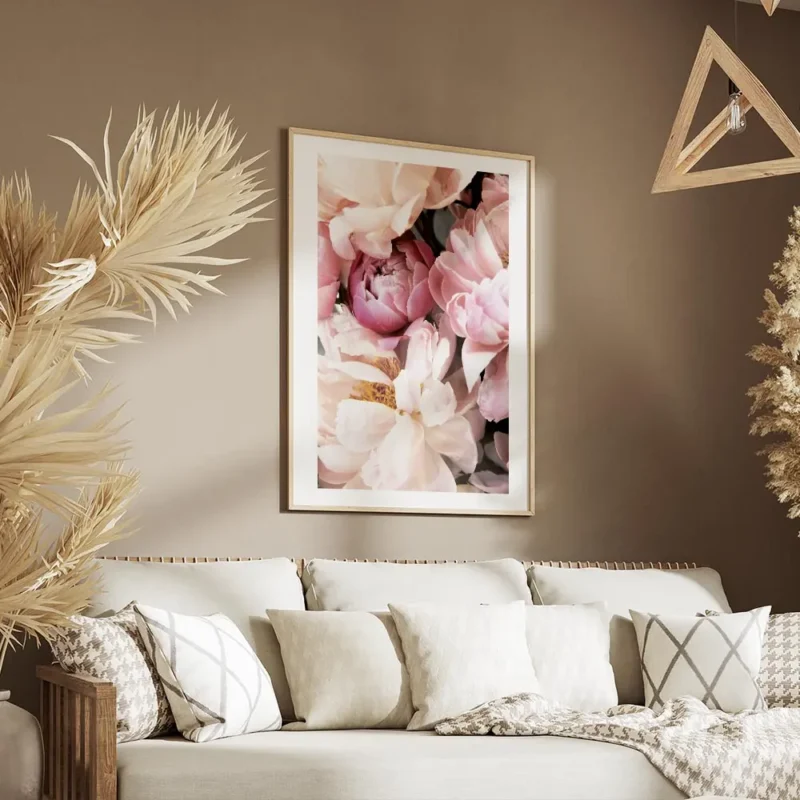 affiche botanique de pivoines roses et blanches avec un texte floral aux tons pa salon.webp