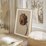 affiche botanique dune fleur marron sur fond beige salon beige.webp