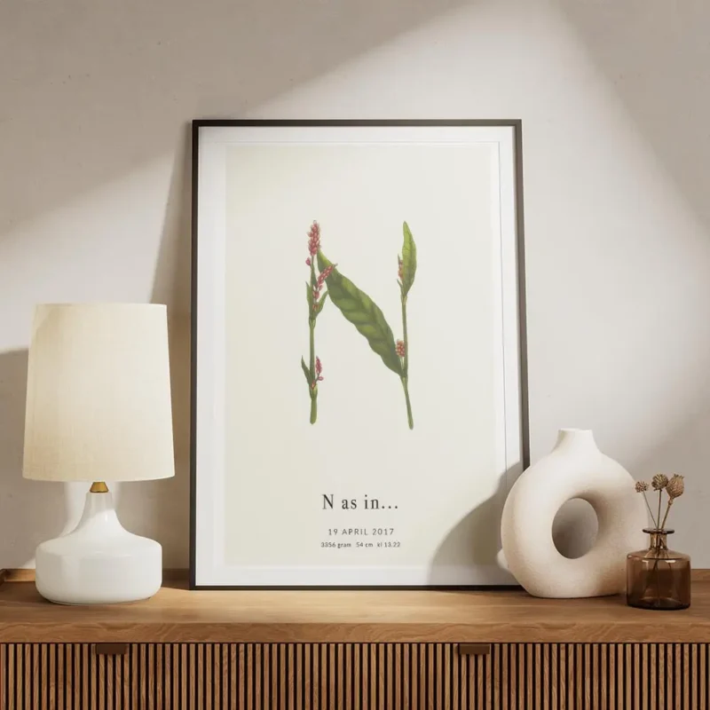 affiche botanique personnalisee avec la lettre n formee de feuilles vertes et de meuble.webp
