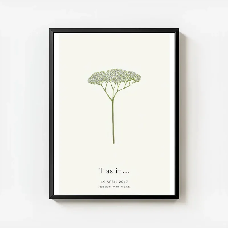 affiche botanique personnalisee avec une fleur blanche ressemblant a la lettre t avec cadre.webp
