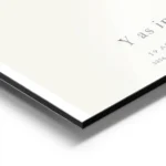 affiche botanique personnalisee avec une plante verte en forme de lettre y sur f aluminium.webp