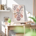 affiche bouquet de fleurs abstrait aux couleurs chaudes dans un vase a carreaux bureau.webp