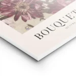 affiche bouquet presse fleurs sechees aux couleurs sourdes tons violets et borde lightpanel.webp