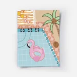 affiche britty flynn dun flamant rose gonflable dans une piscine avec un palmier.webp