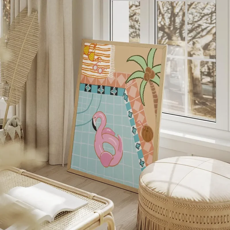 affiche britty flynn dun flamant rose gonflable dans une piscine avec un palmier salon beige.webp
