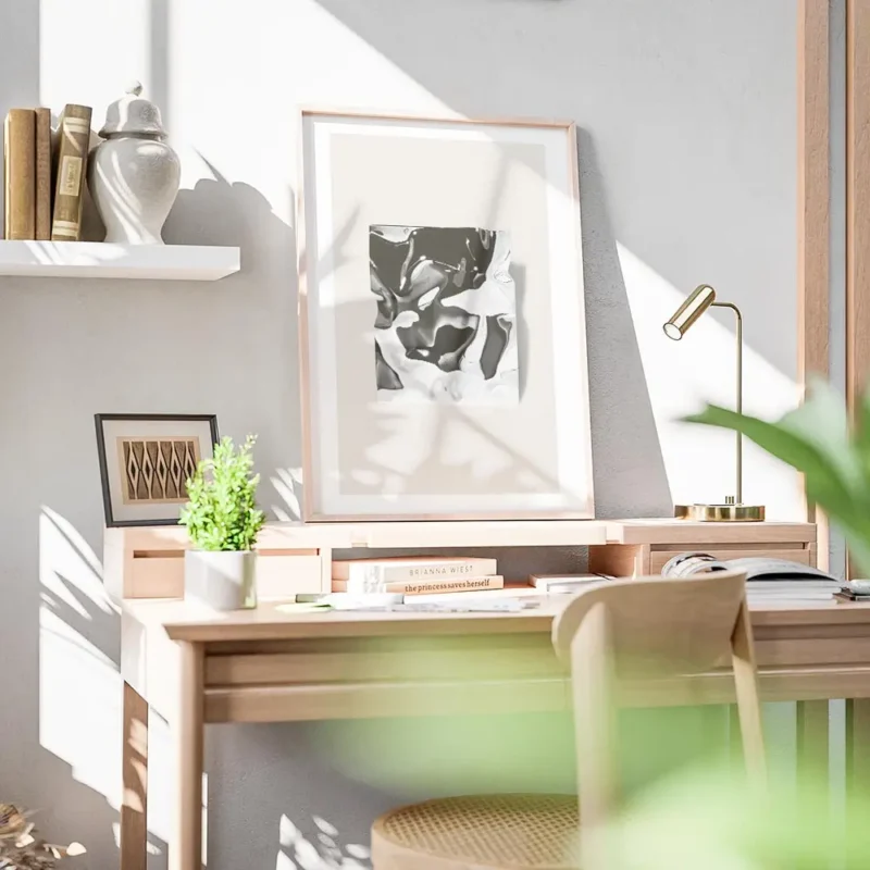 affiche carree metallique en tons de gris et blanc aux formes fluides et brillan bureau.webp