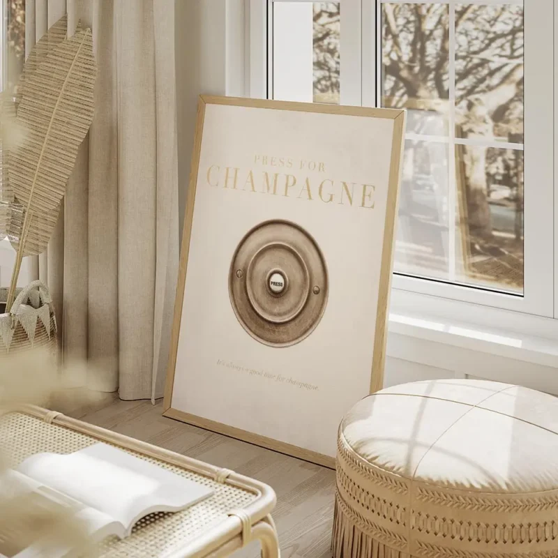 affiche champagne avec bouton en or et texte press for champagne sur un fond bei salon beige.webp
