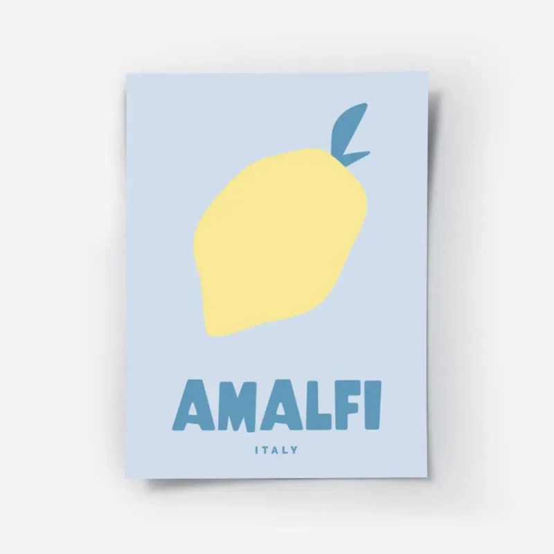 affiche citron jaune et bleu texte amalfi en typographie bleue.webp