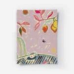 affiche coloree avec tasse de cafe sur une table feuillage vert et rose et fruit.webp