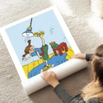 affiche coloree de fifi brindacier nettoyant le sol avec une brosse a recurer le au sol.webp
