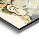 affiche coloree de la poire femme en robe florale verte et jaune fond beige clai aluminium.webp