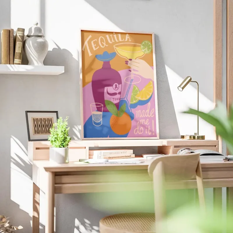 affiche coloree de tequila avec une bouteille un verre a margarita des agrumes e bureau.webp