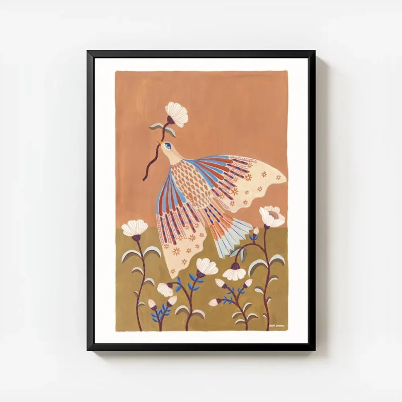 affiche coloree dun oiseau bleu et orange tenant une fleur entoure de fleurs bla avec cadre.webp