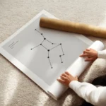 affiche constellation vierge grise typographie noire personnalisable enroule.webp