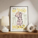 affiche contemporaine dalmatien rose avec lunettes orange texte jaune this is no meuble.webp