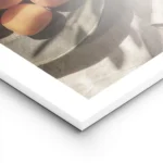 affiche dabricots frais dans une assiette sur une table avec des ombres de feuil lightpanel.webp