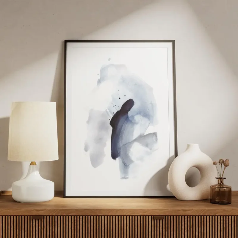 affiche daquarelle abstraite bleue avec des coups de pinceau et des taches de co meuble.webp