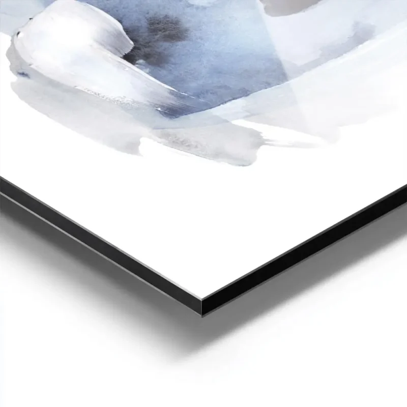 affiche daquarelle abstraite bleue et blanche avec des formes fluides et des tou aluminium.webp