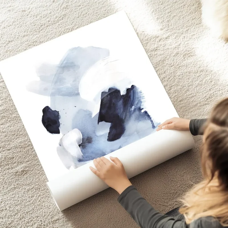 affiche daquarelle abstraite bleue et blanche avec des formes fluides et des tou au sol.webp