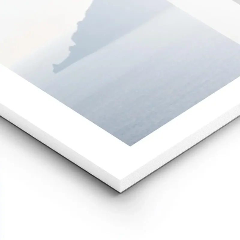 affiche darchitecture grecque cycladique avec facade blanche fenetres arquees et lightpanel.webp