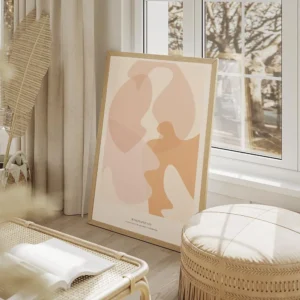 affiche dart abstrait aux formes fluides couleur peche et beige avec typographie salon beige.webp