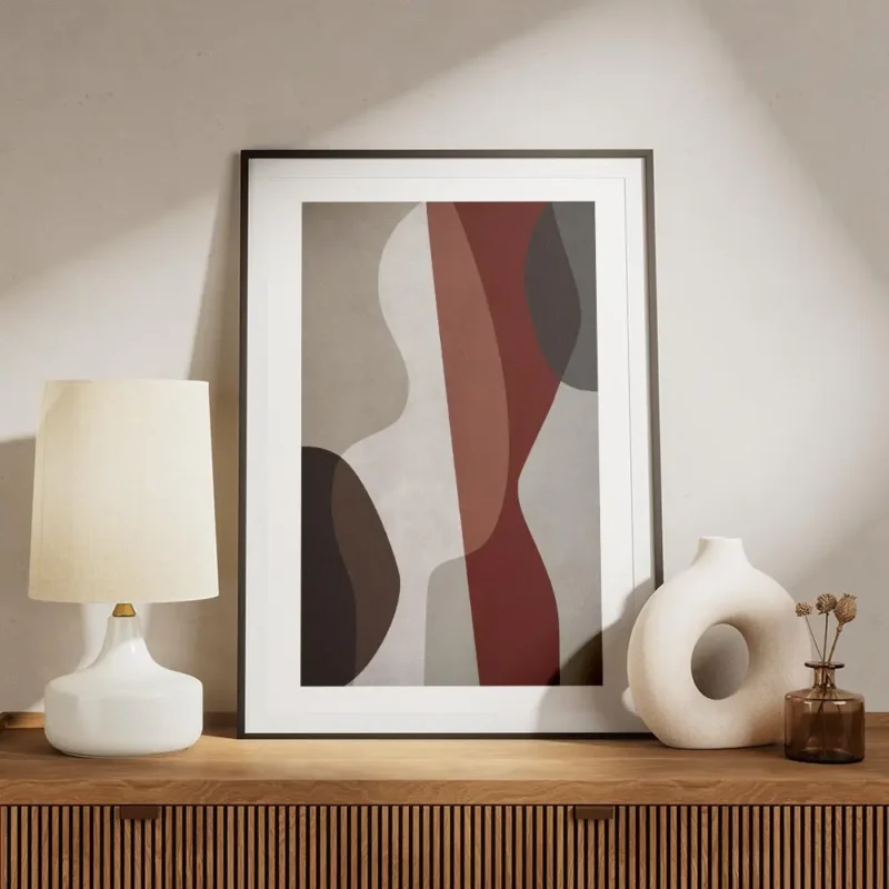affiche dart abstrait aux formes graphiques audacieuses en rouge bleu blanc brun meuble.webp