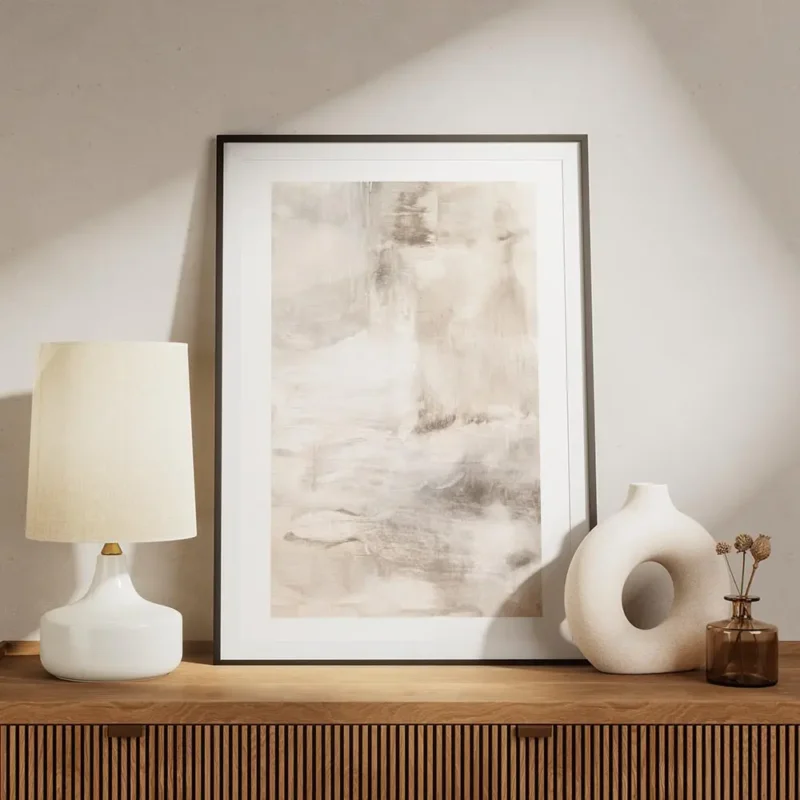 affiche dart abstrait aux traits doux beiges et couleurs claires creant une ambi meuble.webp