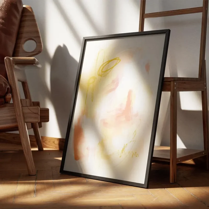 affiche dart abstrait aux traits jaune orange et bleu clair avec des gribouillis encadre.webp