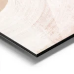 affiche dart abstrait avec des coups de pinceau blancs sur un fond peche effet d aluminium.webp