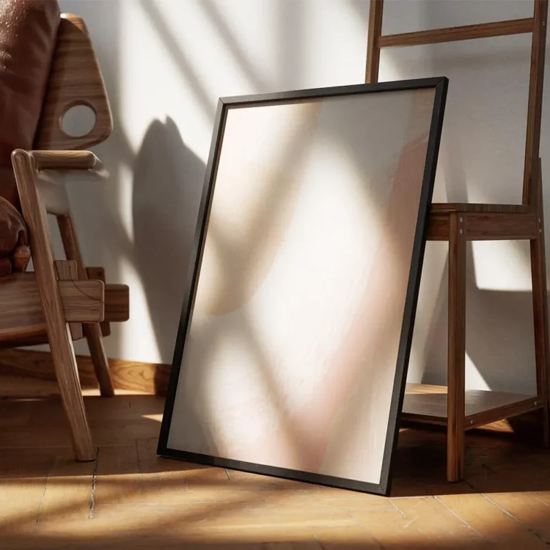 affiche dart abstrait avec des coups de pinceau blancs sur un fond peche effet d encadre.webp