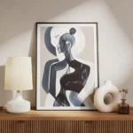 affiche dart abstrait de femme en bleu et blanc avec des contours noirs sur fond meuble.webp