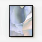 affiche dart abstrait de tissu drape doux bleute et peche avec des textures ondu avec cadre.webp