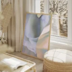 affiche dart abstrait de tissu drape doux bleute et peche avec des textures ondu salon beige.webp