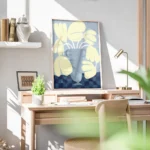 affiche dart abstrait moderne de fleurs jaunes dans un vase bleu sur un fond ble bureau.webp