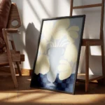 affiche dart abstrait moderne de fleurs jaunes dans un vase bleu sur un fond ble encadre.webp