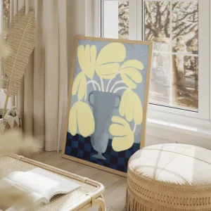 affiche dart abstrait moderne de fleurs jaunes dans un vase bleu sur un fond ble salon beige.webp