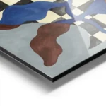 affiche dart abstrait representant un vase a damier noir et blanc avec des eleme aluminium.webp