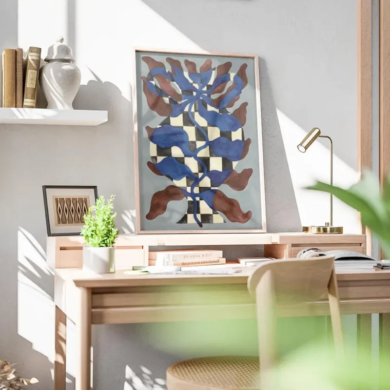 affiche dart abstrait representant un vase a damier noir et blanc avec des eleme bureau.webp