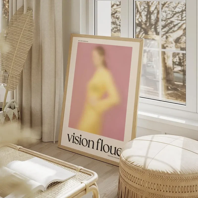 affiche dart contemporain representant une silhouette floue en pastel rose et ja salon beige.webp