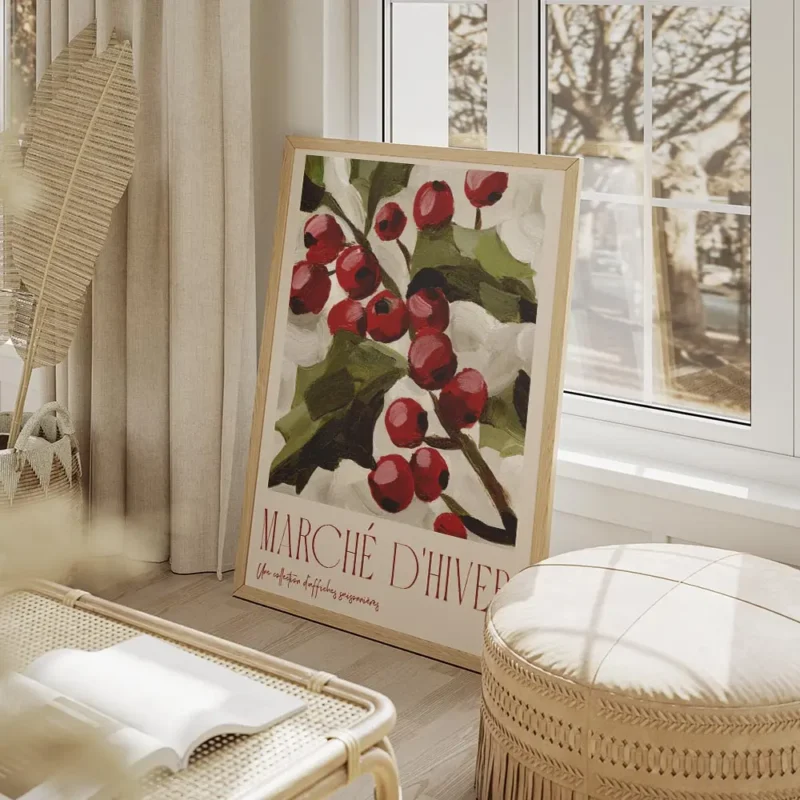 affiche de baies rouges et feuilles vertes sur fond beige avec le texte marche d salon beige.webp