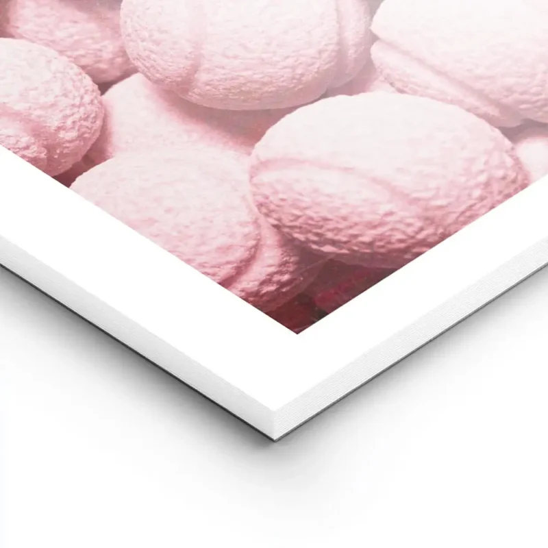 affiche de balles de tennis roses avec une texture granuleuse pour les amateurs lightpanel.webp