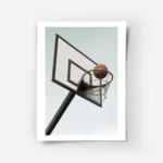 affiche de basketball ballon orange dans le filet sur un fond bleu serein effet .webp