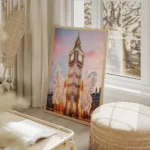 affiche de big ben au coucher du soleil avec des ailes de papillon mecaniques na salon beige.webp