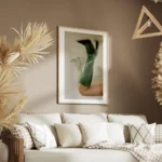 affiche de botte verte a talon haut avec un effet de flou pour une impression de salon.webp